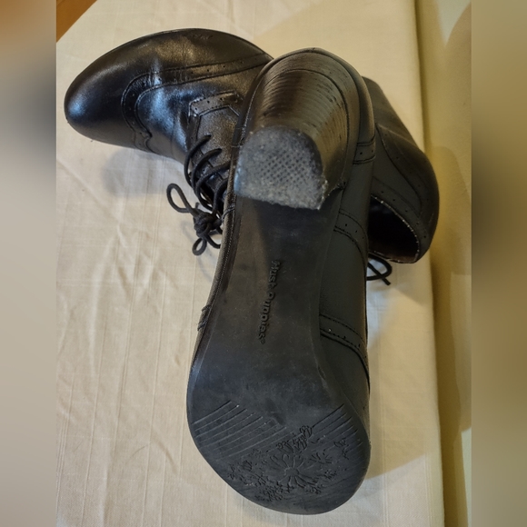 Hush Puppies Black Leather with a 3" heel Size 7 - Picture 5 of 9
